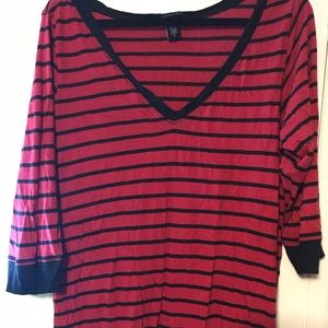 V-neck 3/4 sleeve striped top